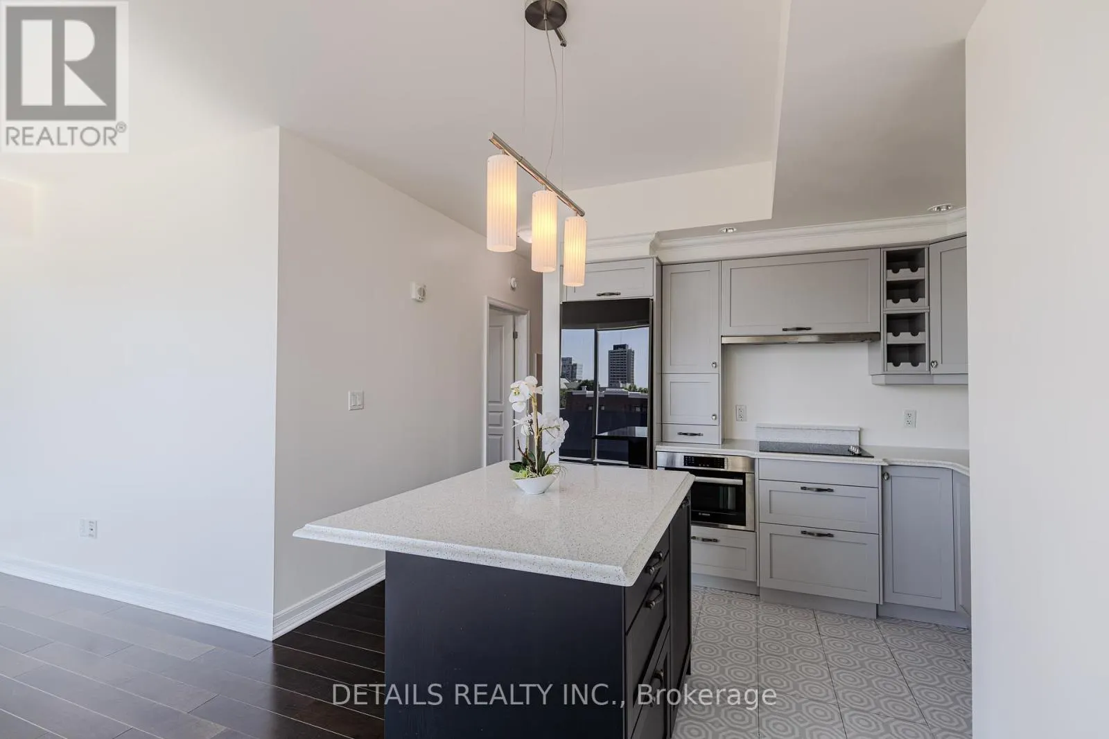 #717 - 238 BESSERER STREET
