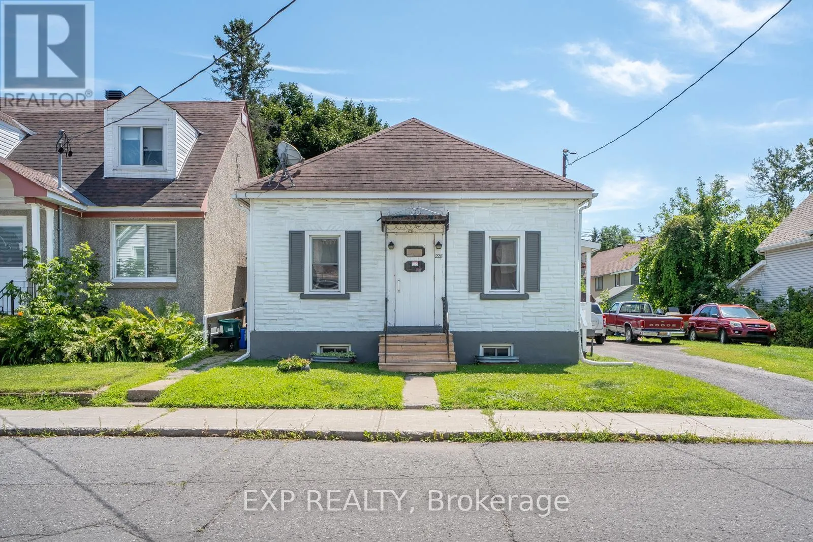 228 CARILLON STREET