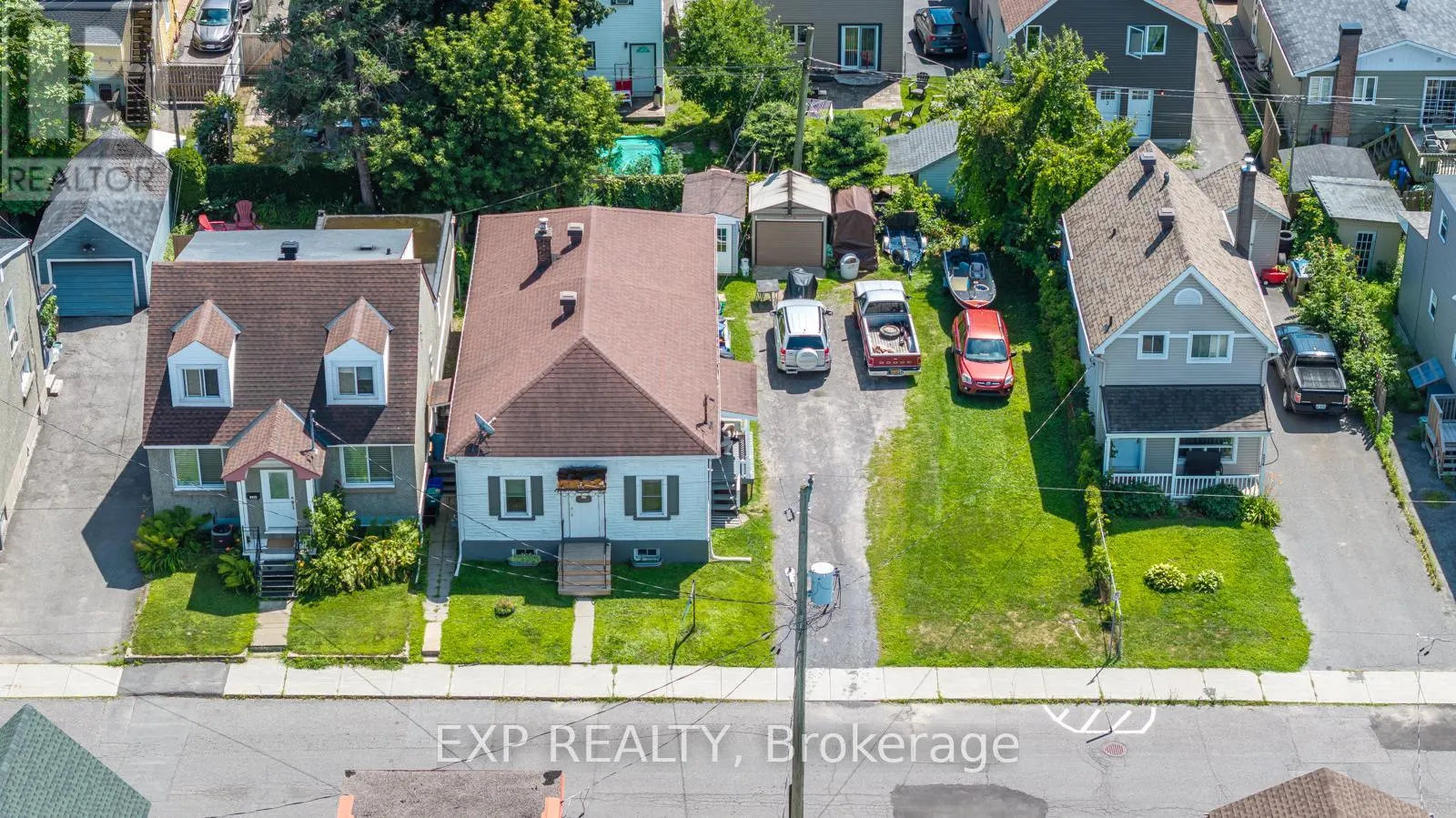228 CARILLON STREET