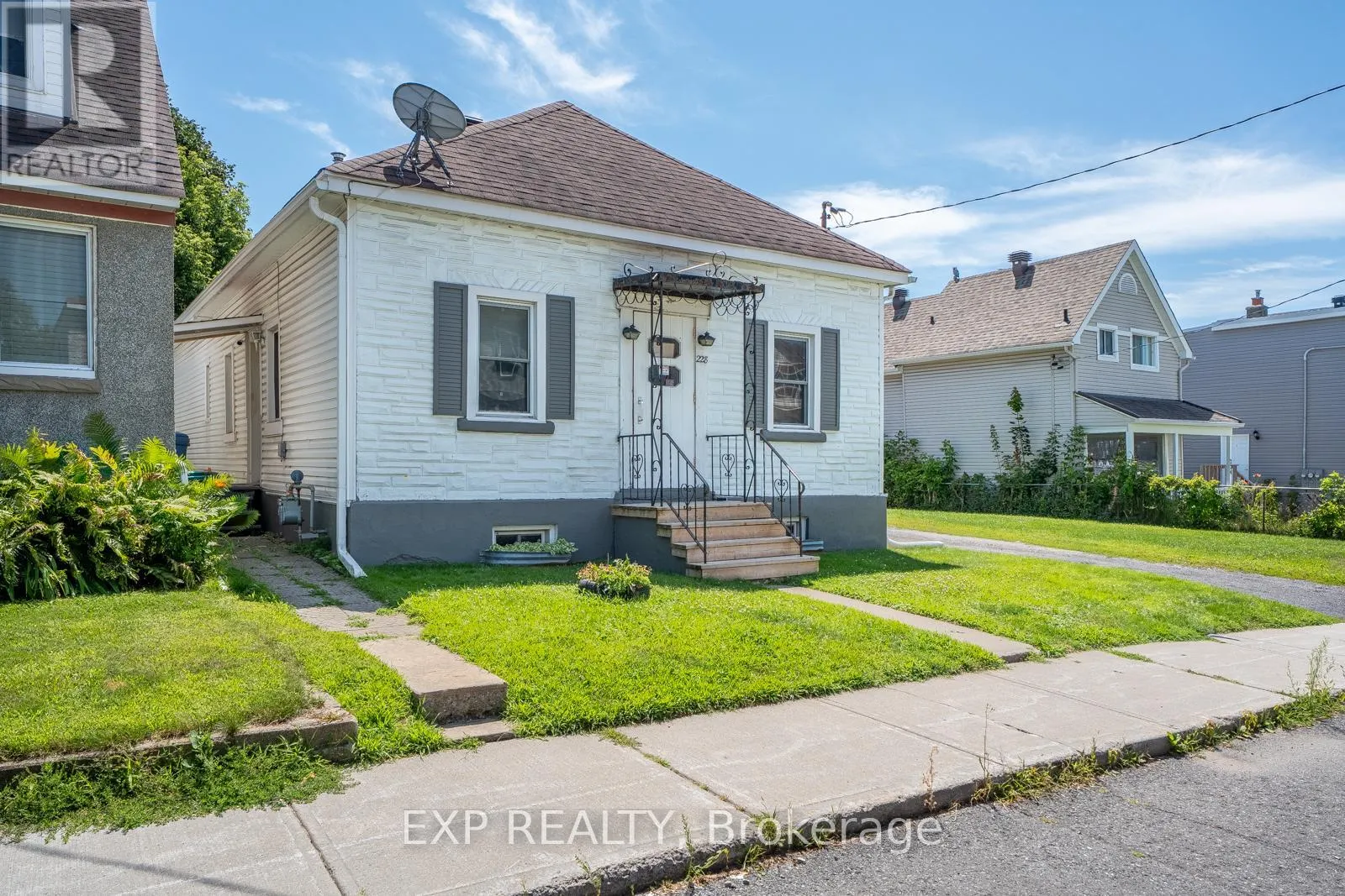 228 CARILLON STREET