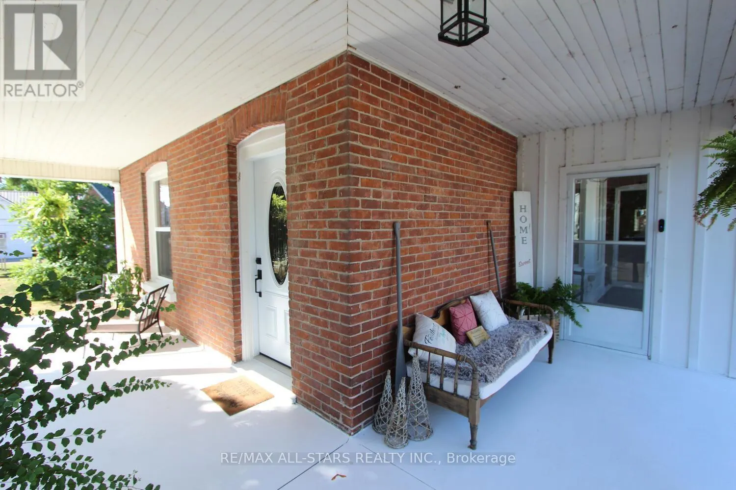 21 FRANCIS STREET E