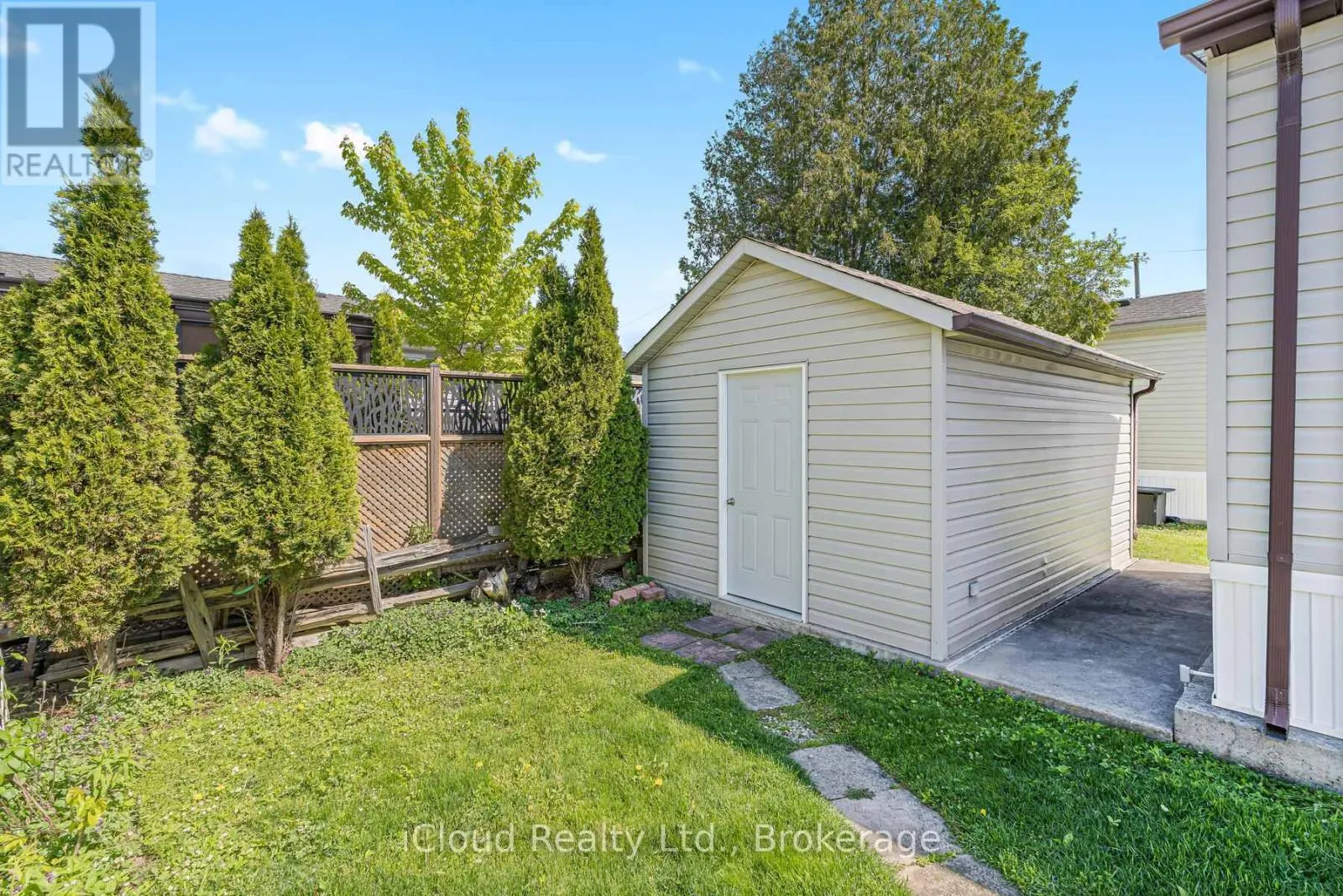 2 TRILLIUM BEACH DRIVE