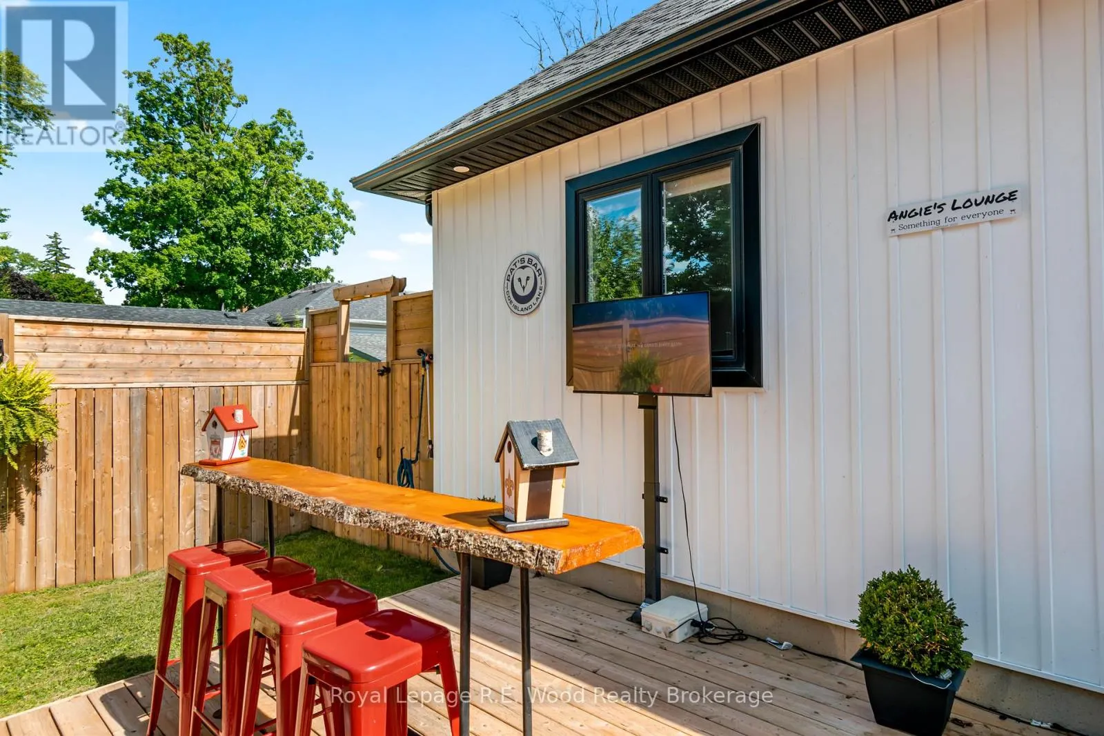 16.5 NORTH COURT STREET W