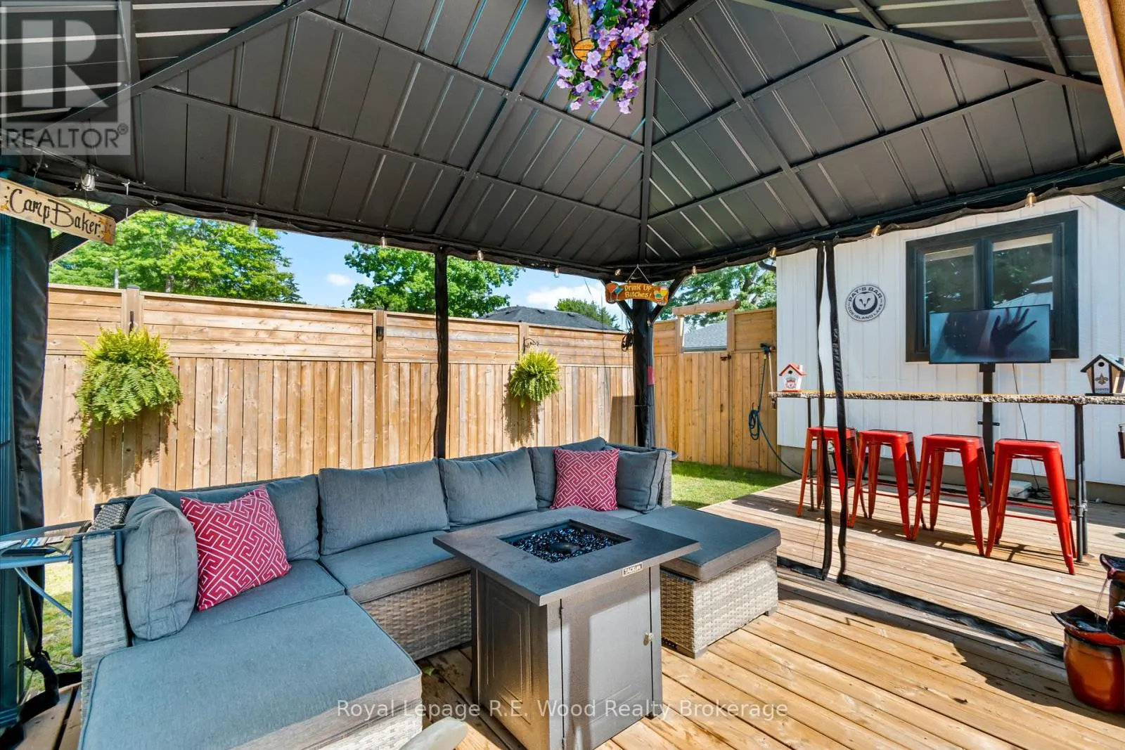 16.5 NORTH COURT STREET W