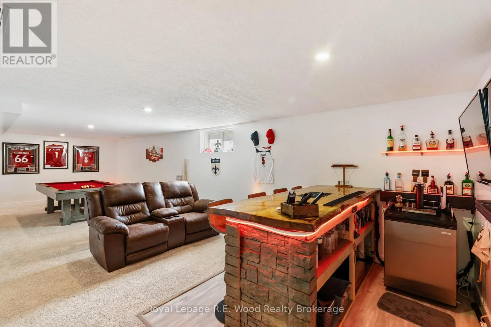 16.5 NORTH COURT STREET W