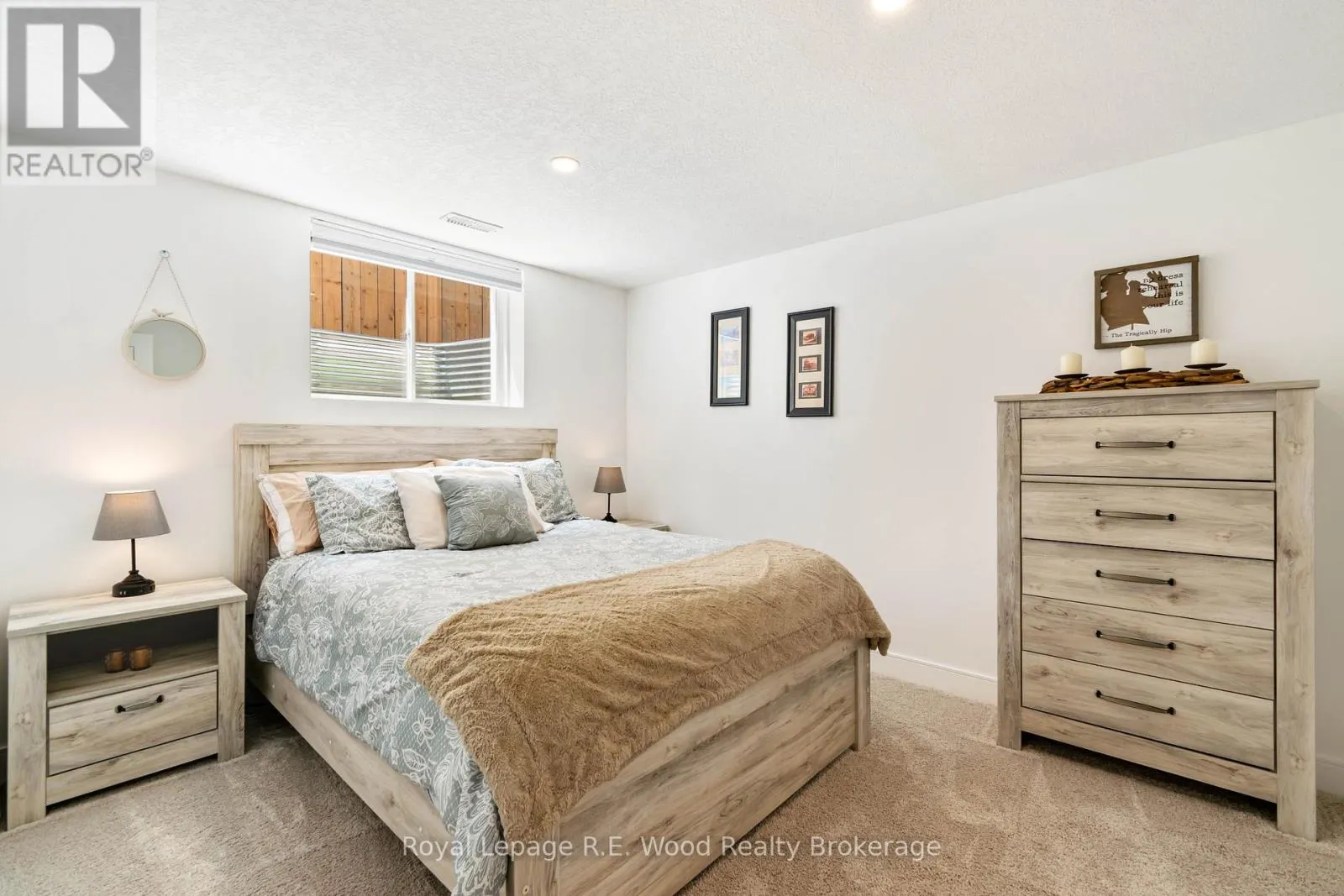 16.5 NORTH COURT STREET W