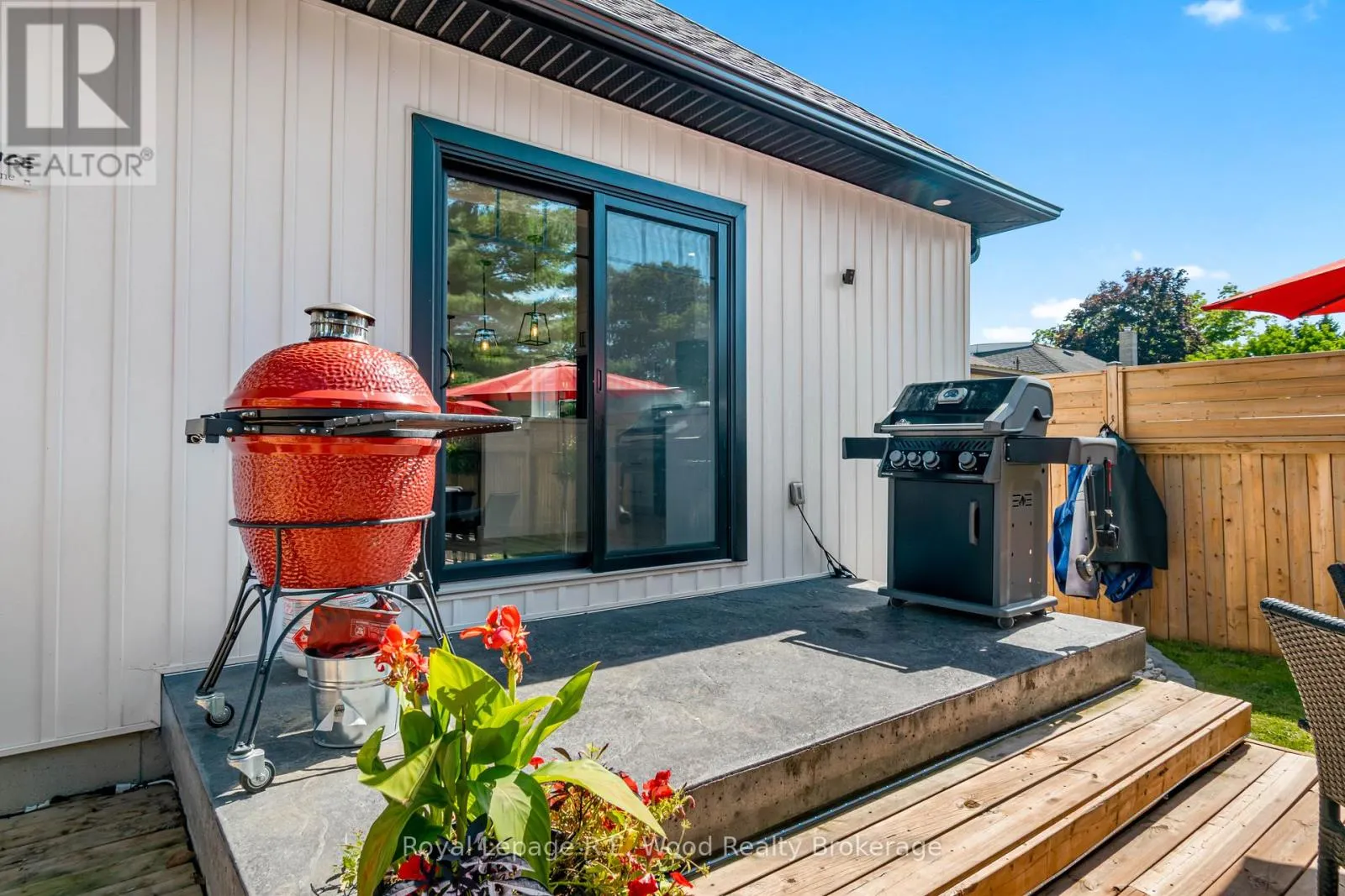 16.5 NORTH COURT STREET W