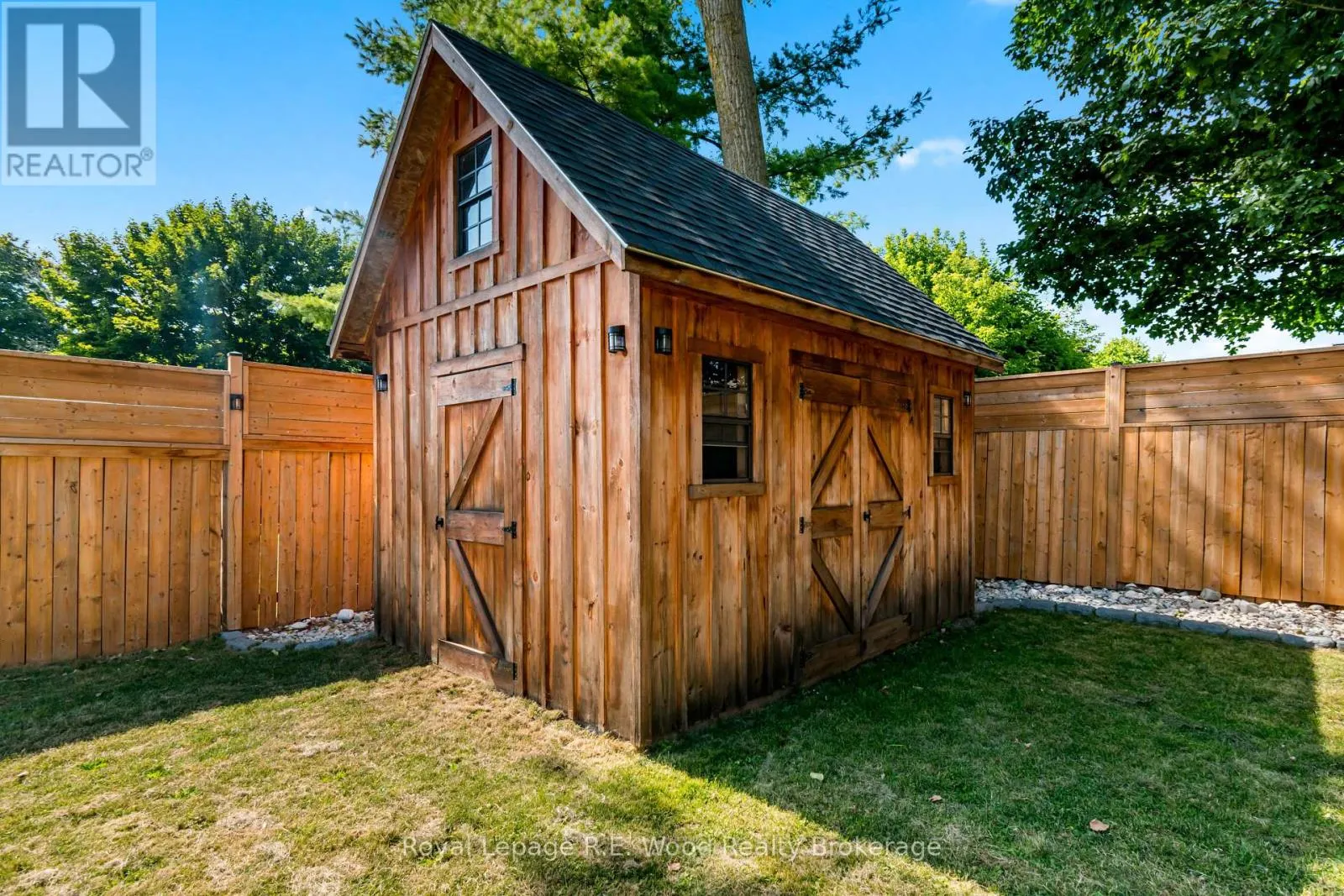 16.5 NORTH COURT STREET W