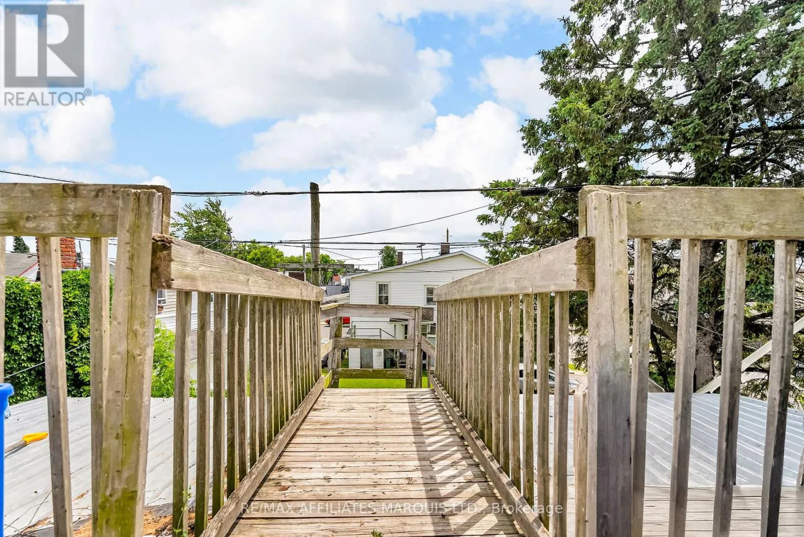 111 MONTREAL ROAD