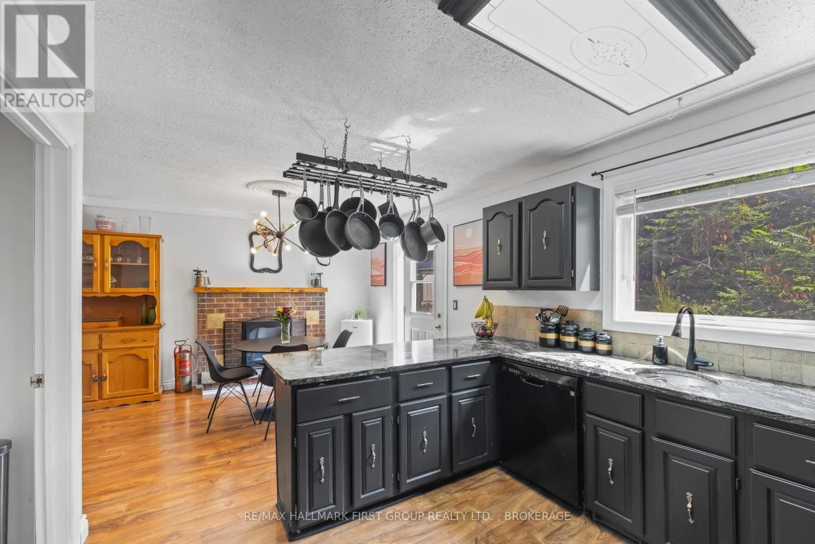 1086 MOON ROAD