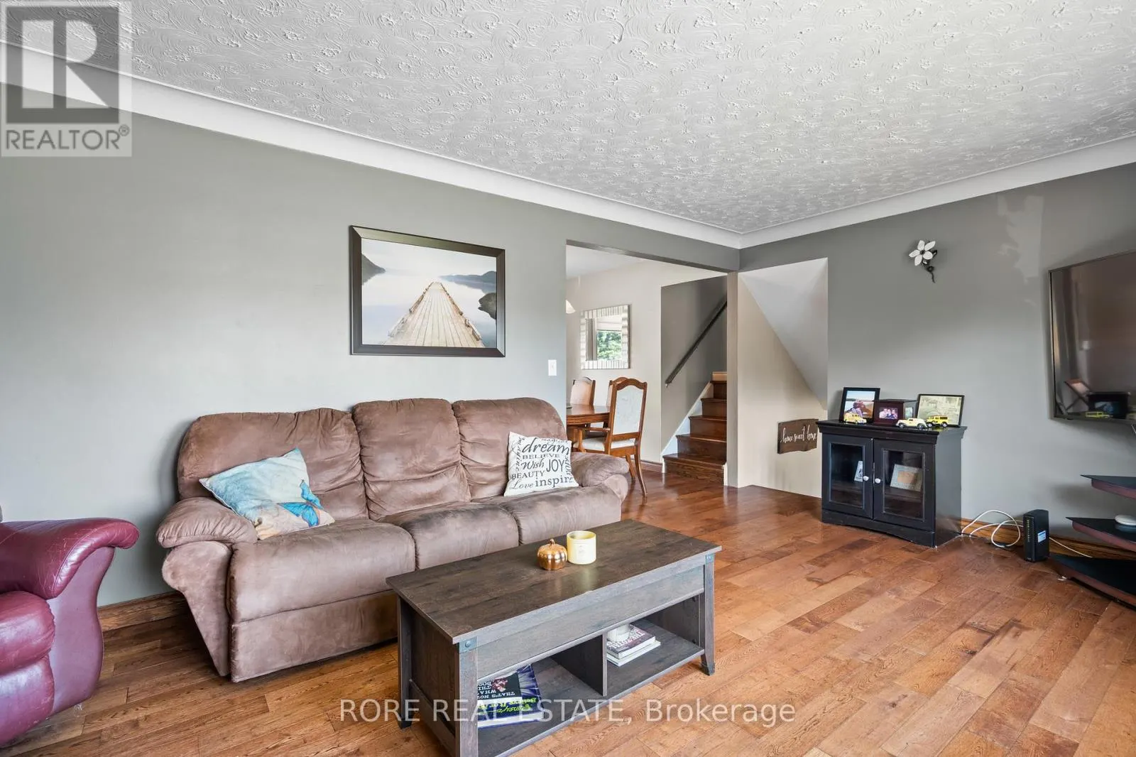 497 CLARENCE STREET W