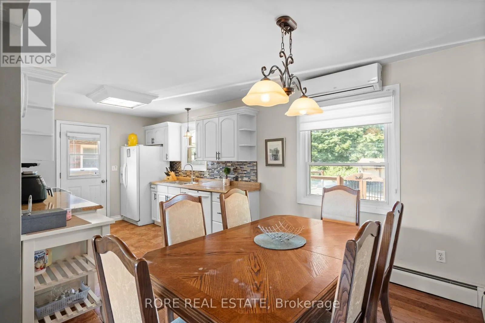 497 CLARENCE STREET W