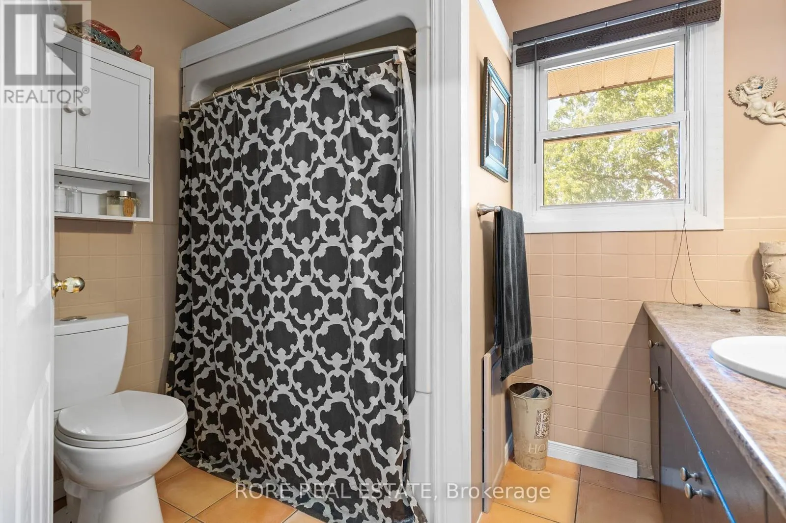 497 CLARENCE STREET W
