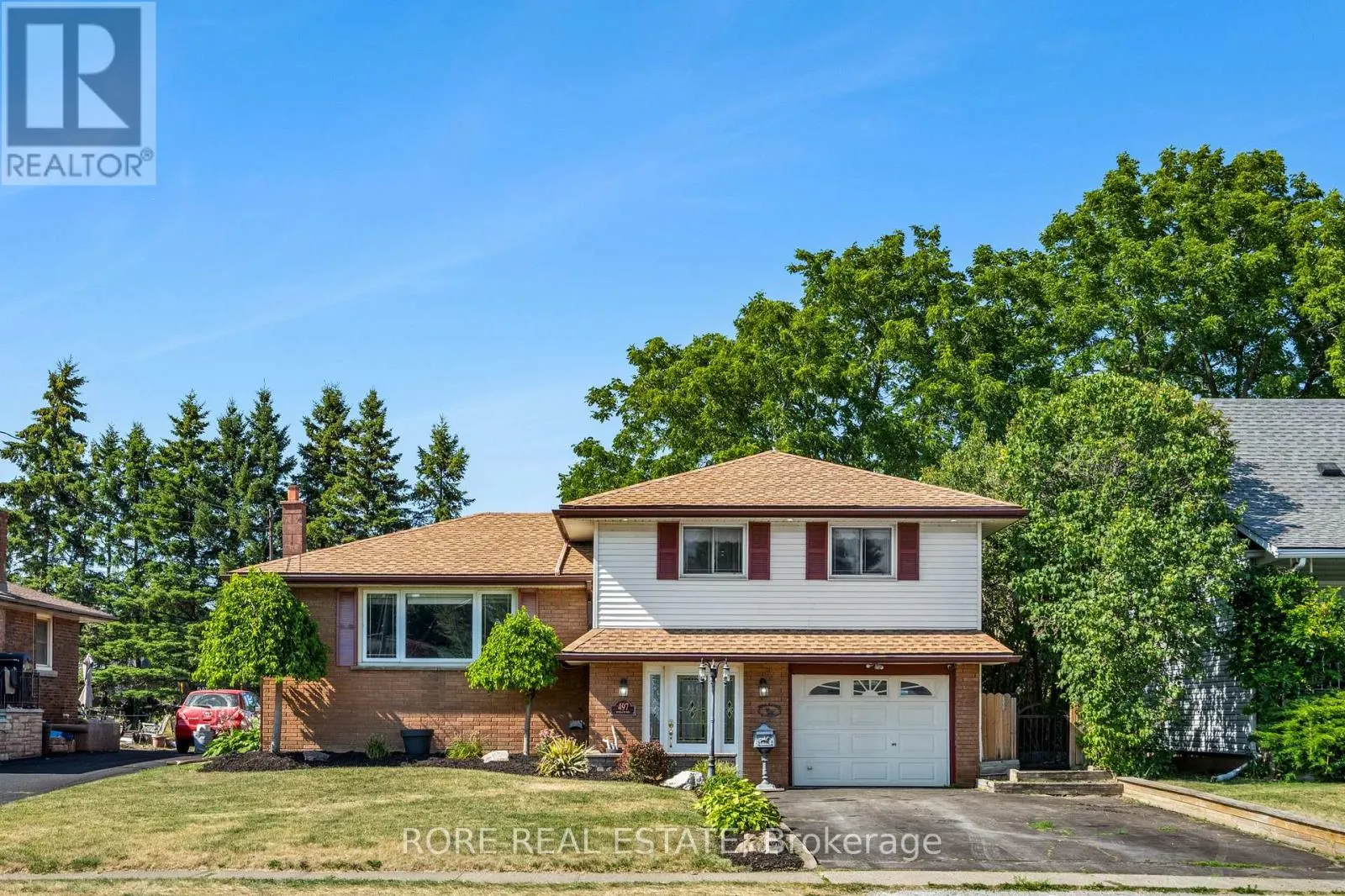 497 CLARENCE STREET W