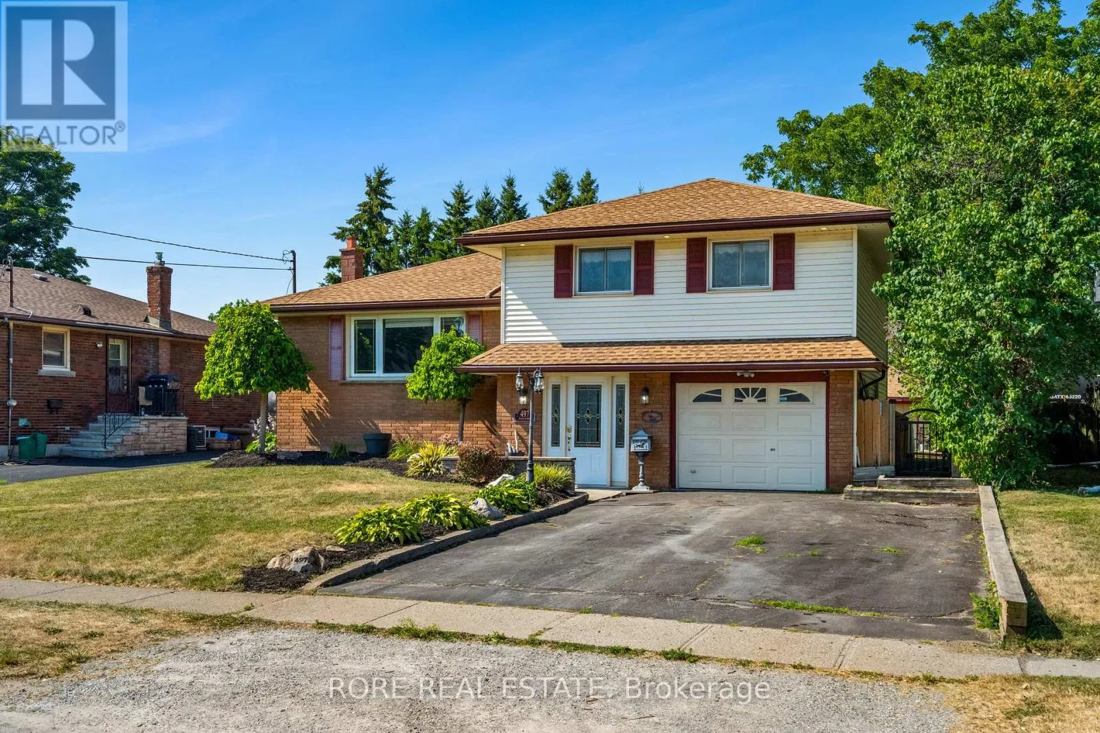 497 CLARENCE STREET W