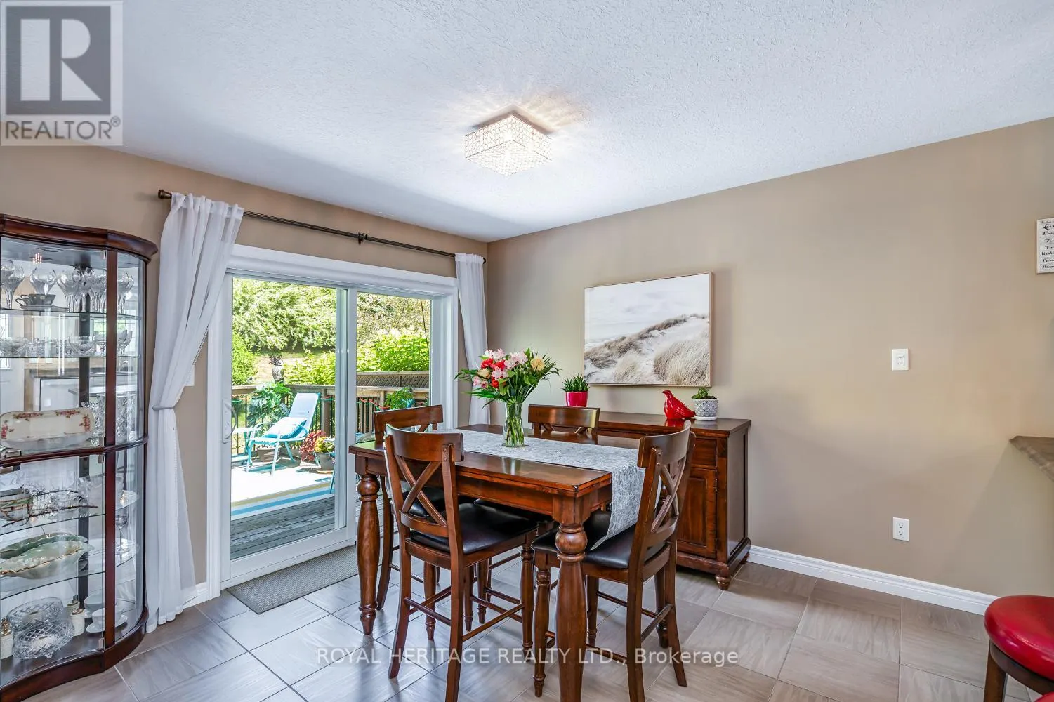 162 - 301 CARNEGIE AVENUE, #162