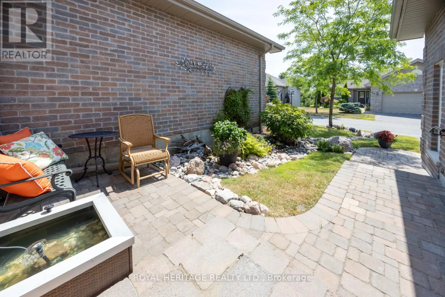 162 - 301 CARNEGIE AVENUE, #162