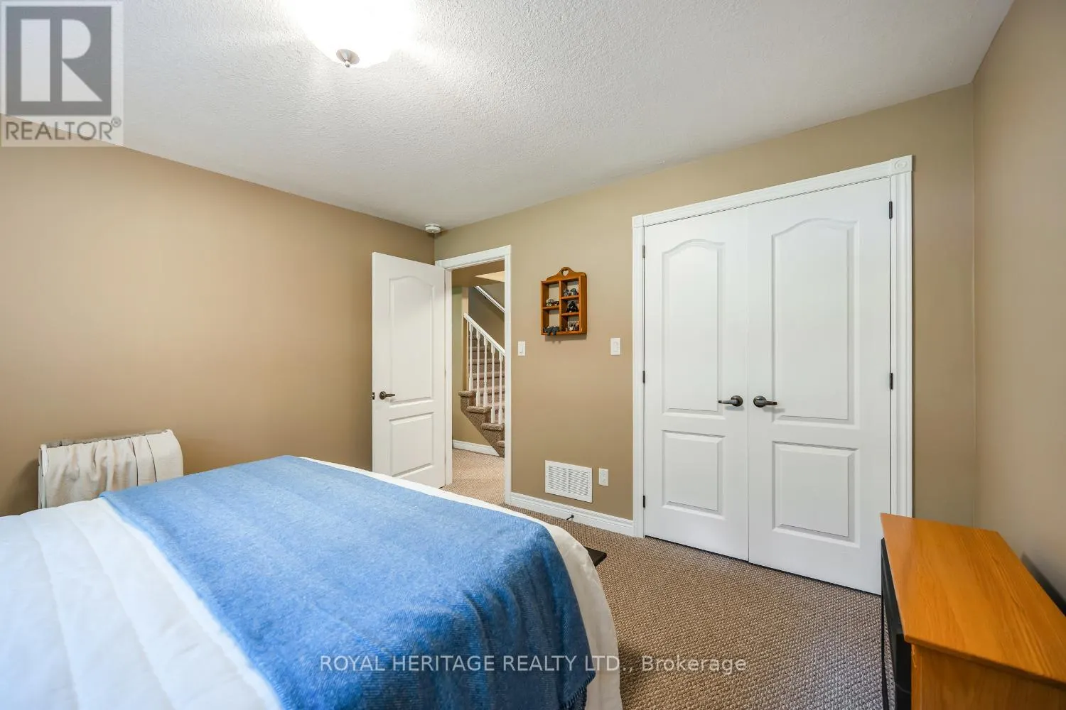 162 - 301 CARNEGIE AVENUE, #162