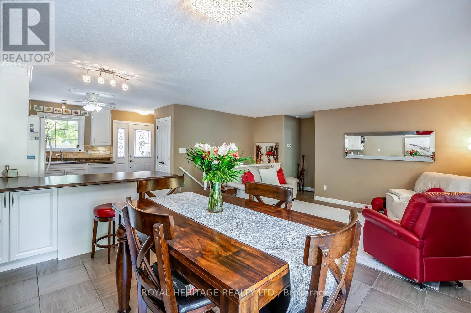162 - 301 CARNEGIE AVENUE, #162