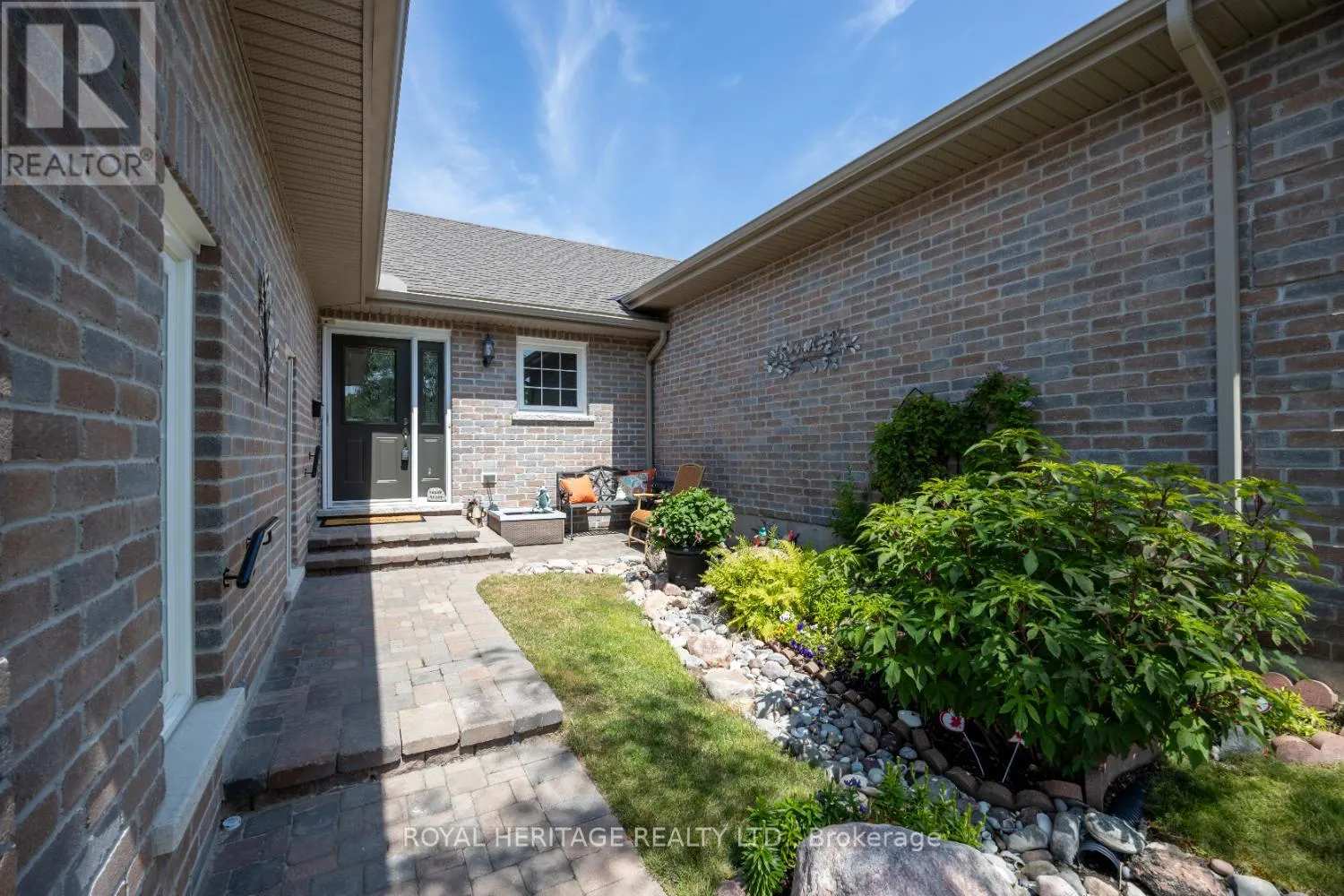 162 - 301 CARNEGIE AVENUE, #162