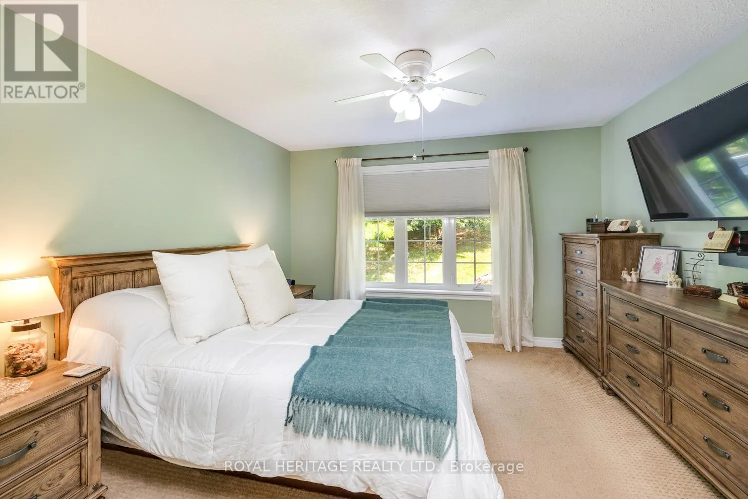 162 - 301 CARNEGIE AVENUE, #162