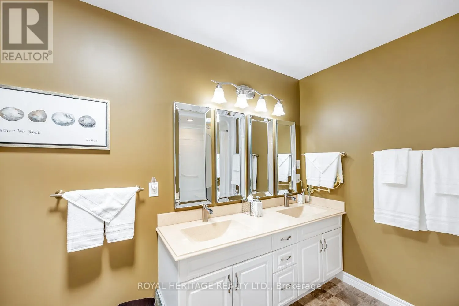 162 - 301 CARNEGIE AVENUE, #162