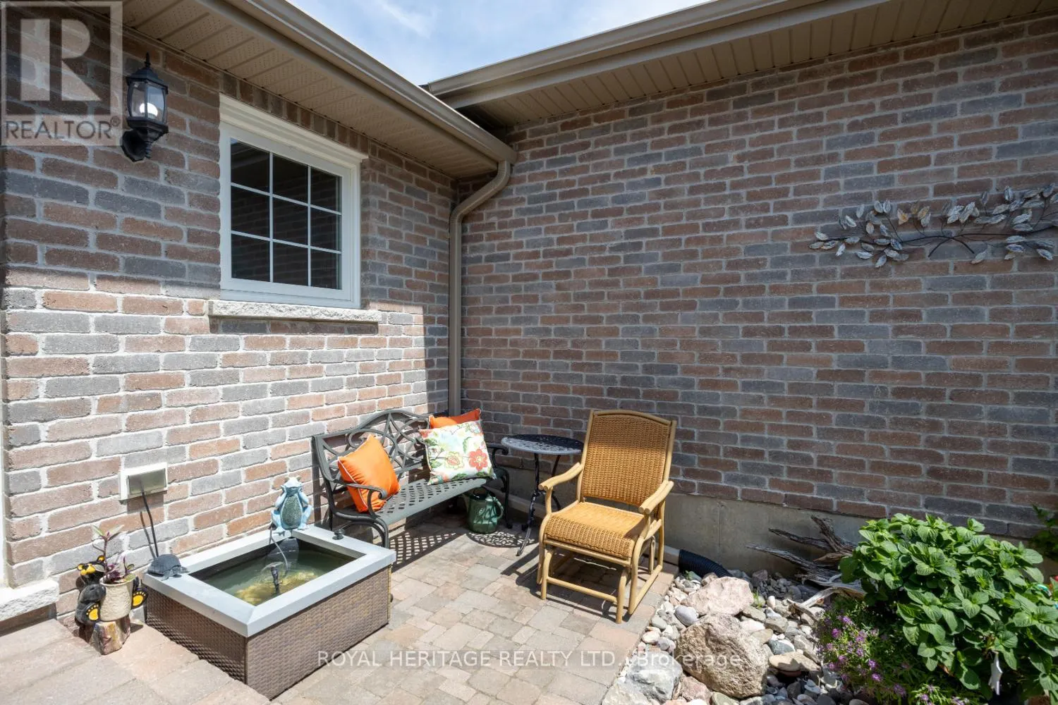162 - 301 CARNEGIE AVENUE, #162