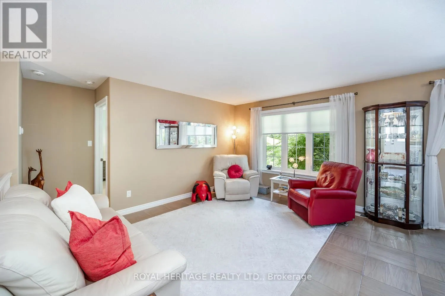 162 - 301 CARNEGIE AVENUE, #162