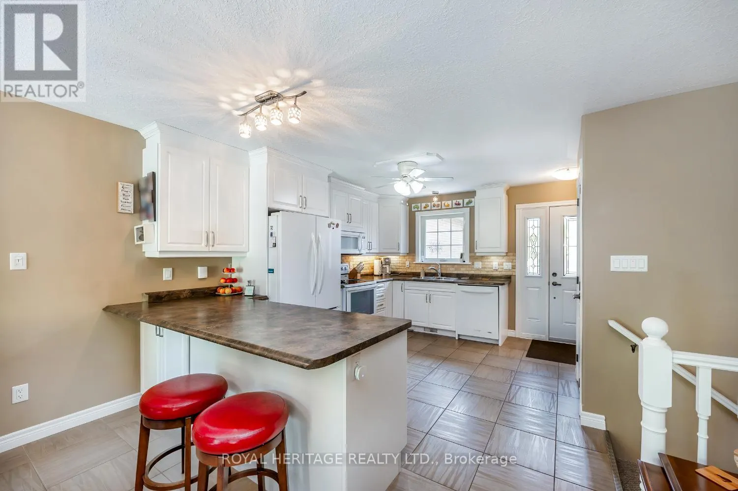 162 - 301 CARNEGIE AVENUE, #162