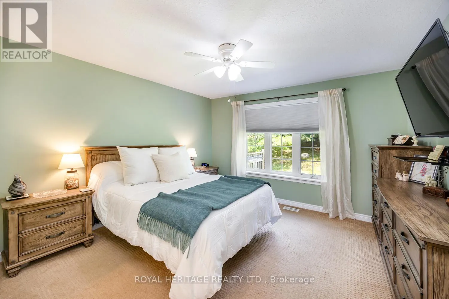 162 - 301 CARNEGIE AVENUE, #162