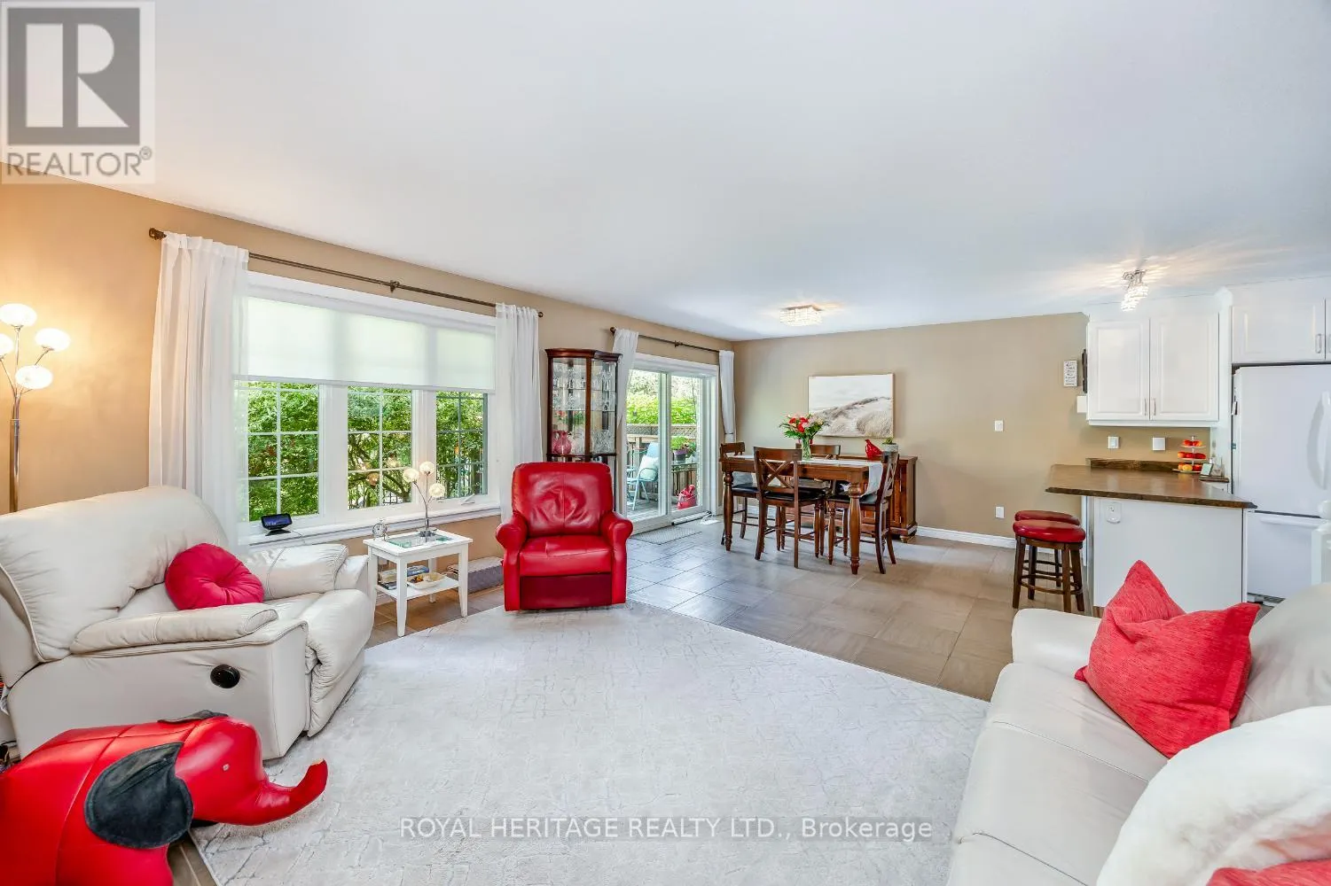 162 - 301 CARNEGIE AVENUE, #162
