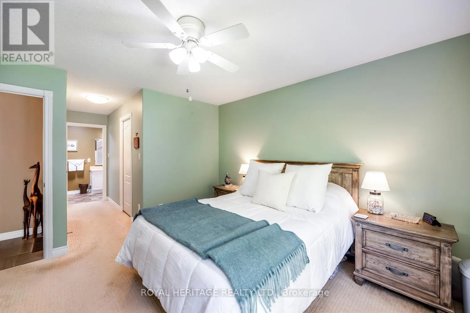 162 - 301 CARNEGIE AVENUE, #162
