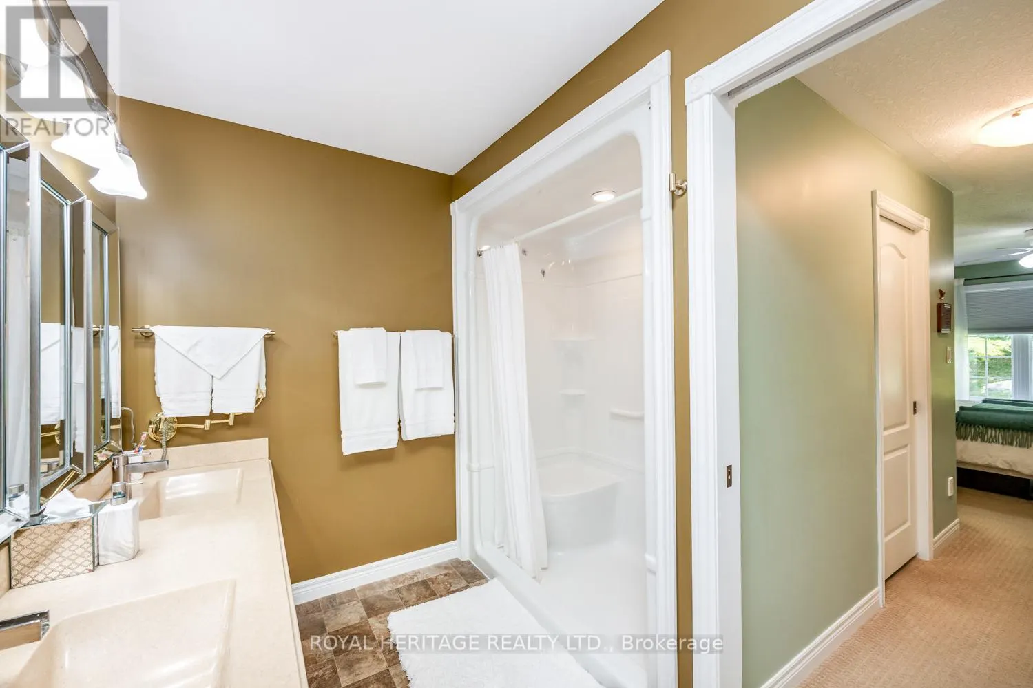 162 - 301 CARNEGIE AVENUE, #162