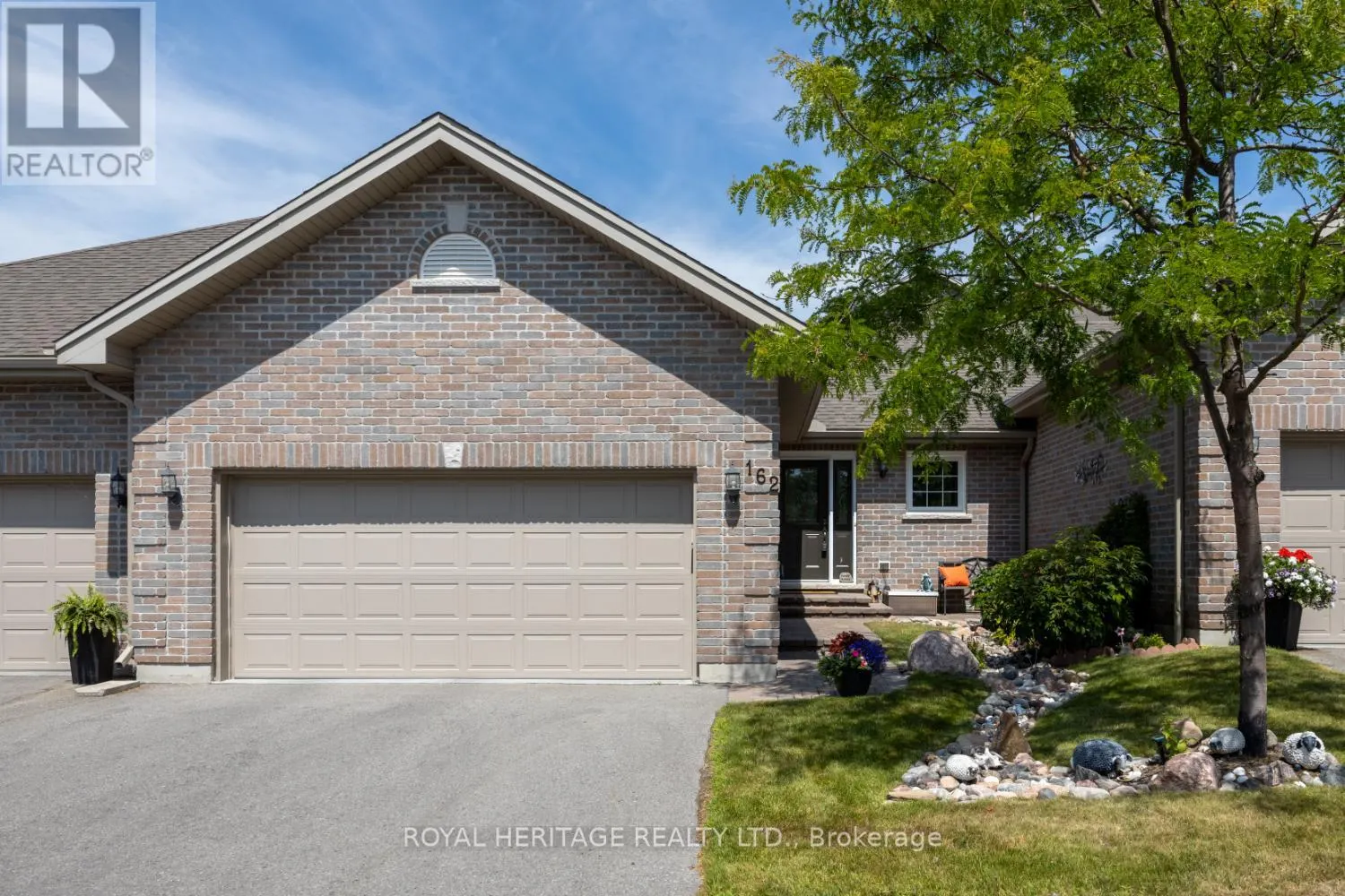 162 - 301 CARNEGIE AVENUE, #162
