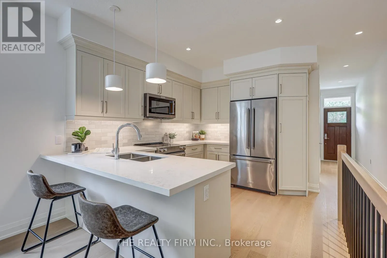 8 - 85 FOREST STREET, #8