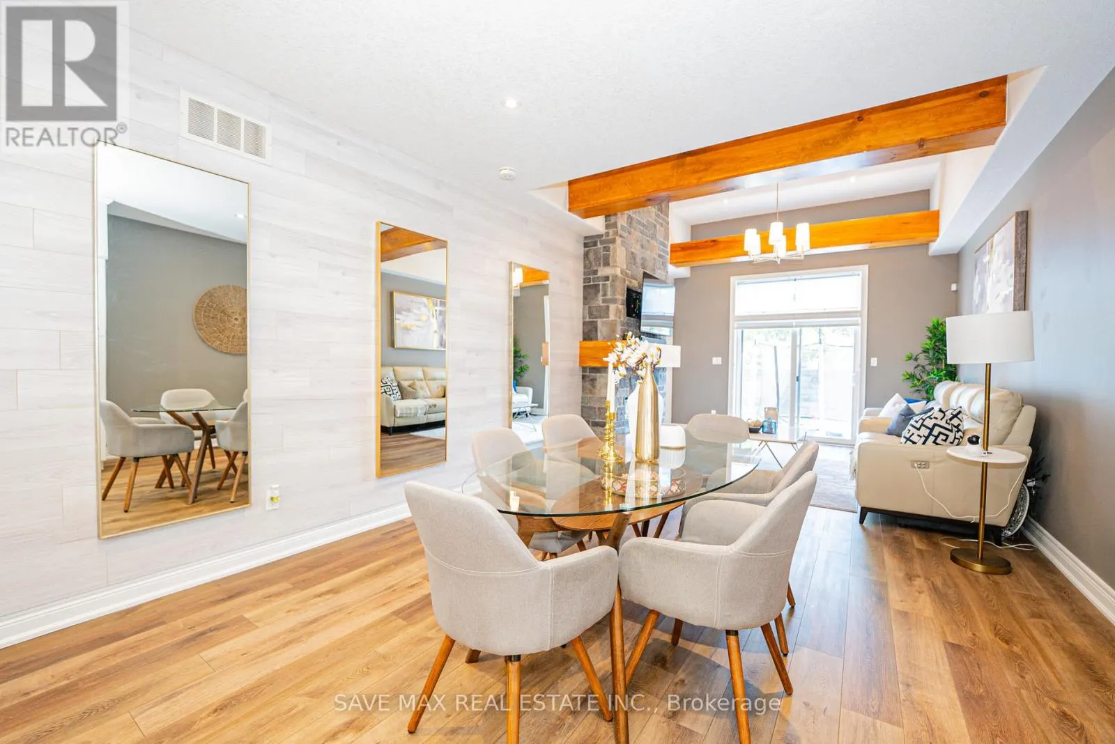 11 - 2848 KING STREET