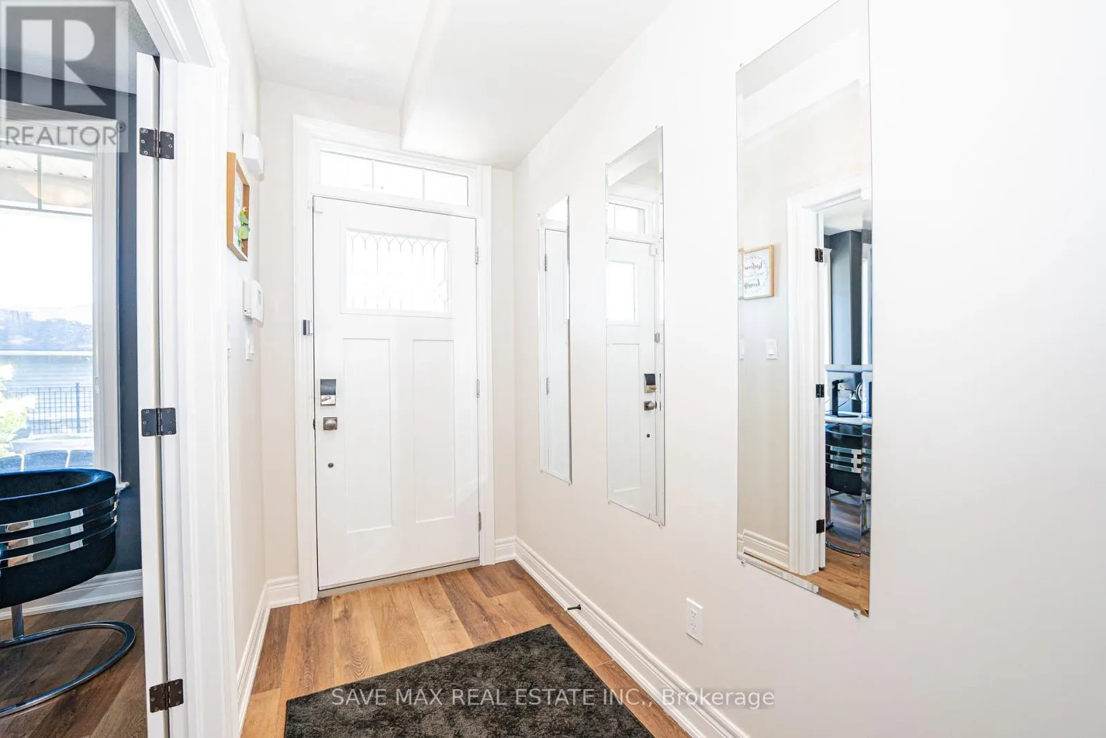 11 - 2848 KING STREET