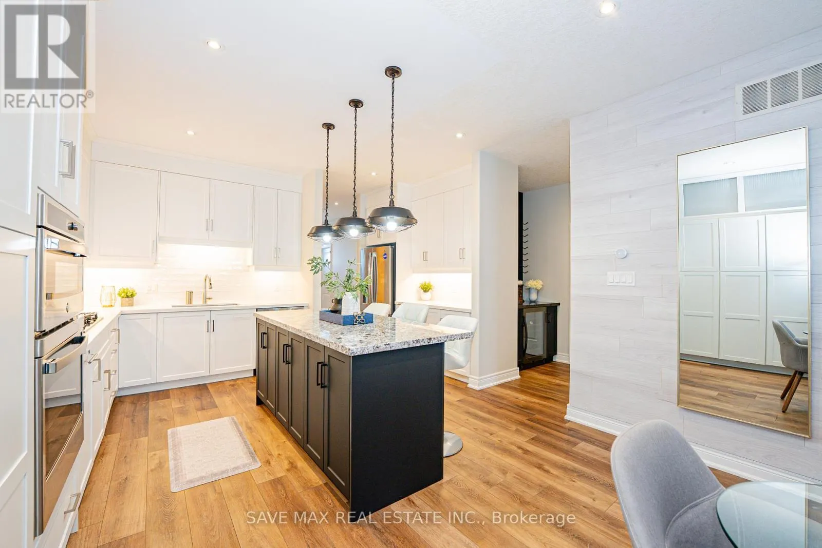 11 - 2848 KING STREET