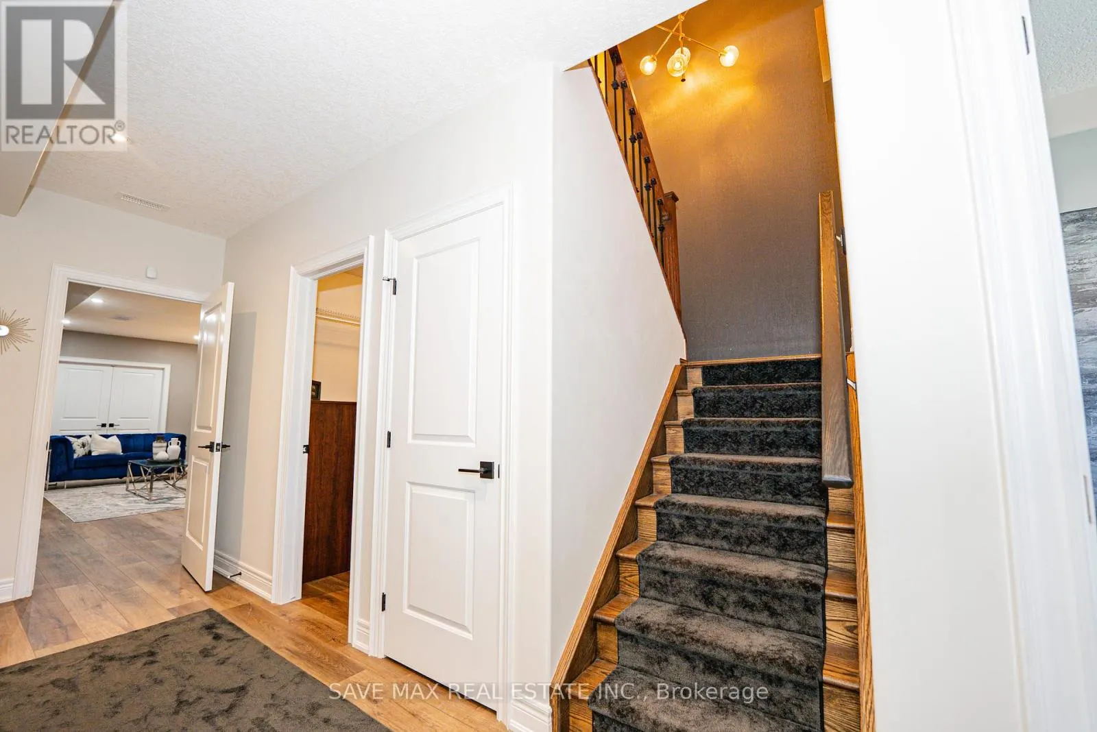 11 - 2848 KING STREET