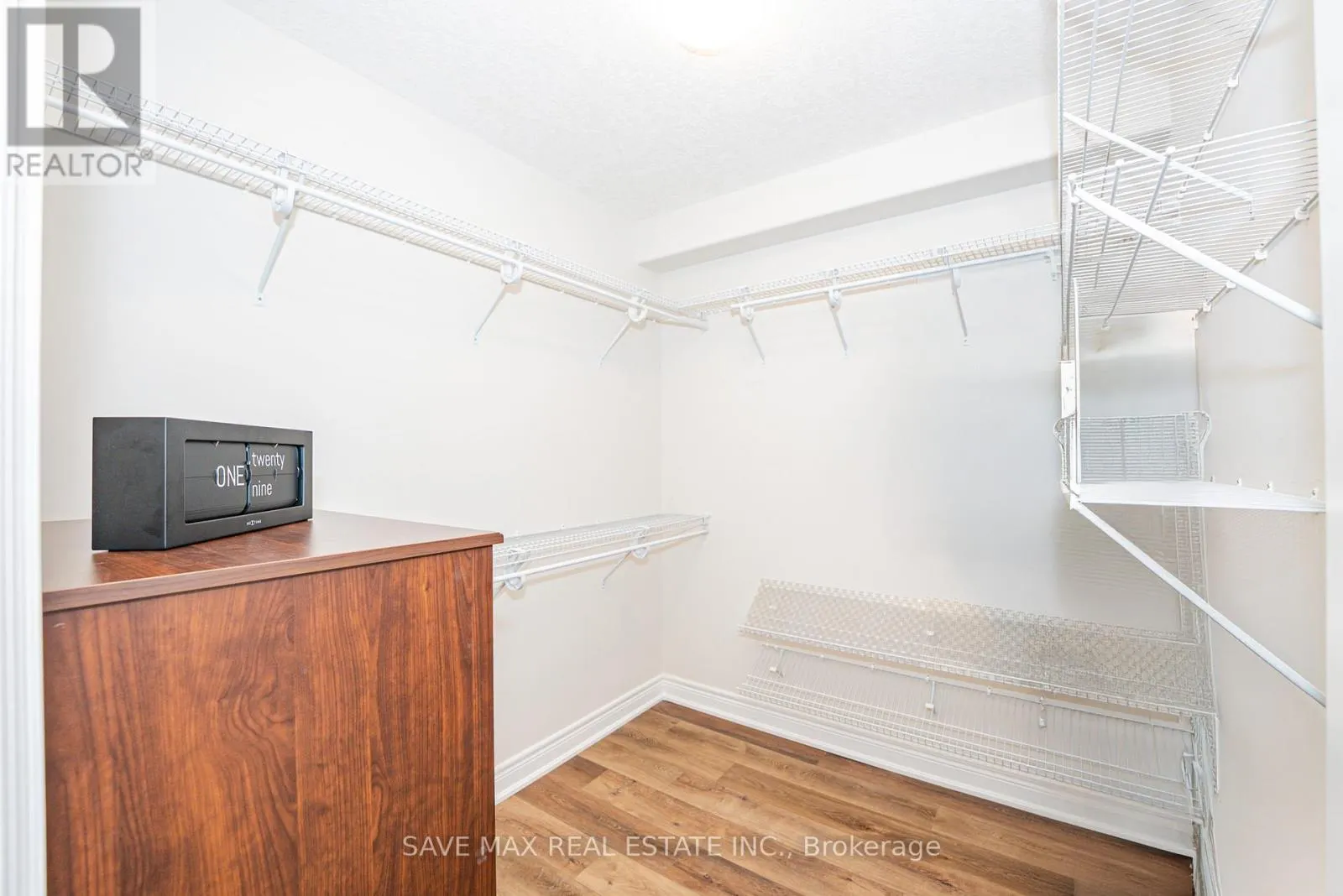 11 - 2848 KING STREET