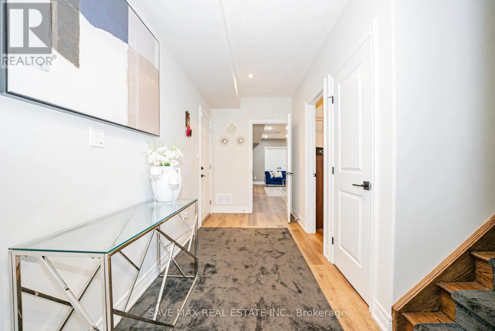 11 - 2848 KING STREET