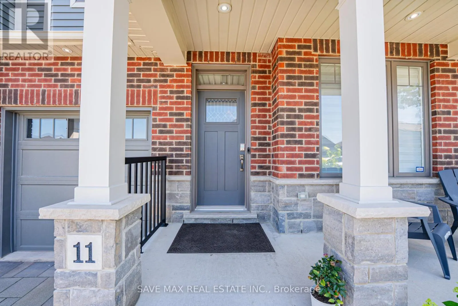 11 - 2848 KING STREET