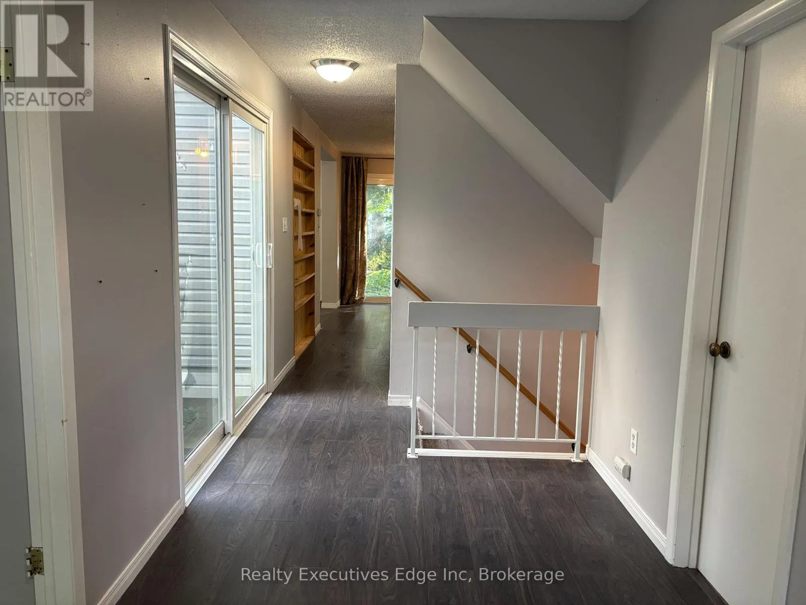 322 SCOTTSDALE DRIVE