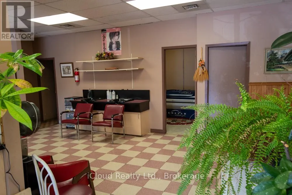 170 BRANTWOOD PARK