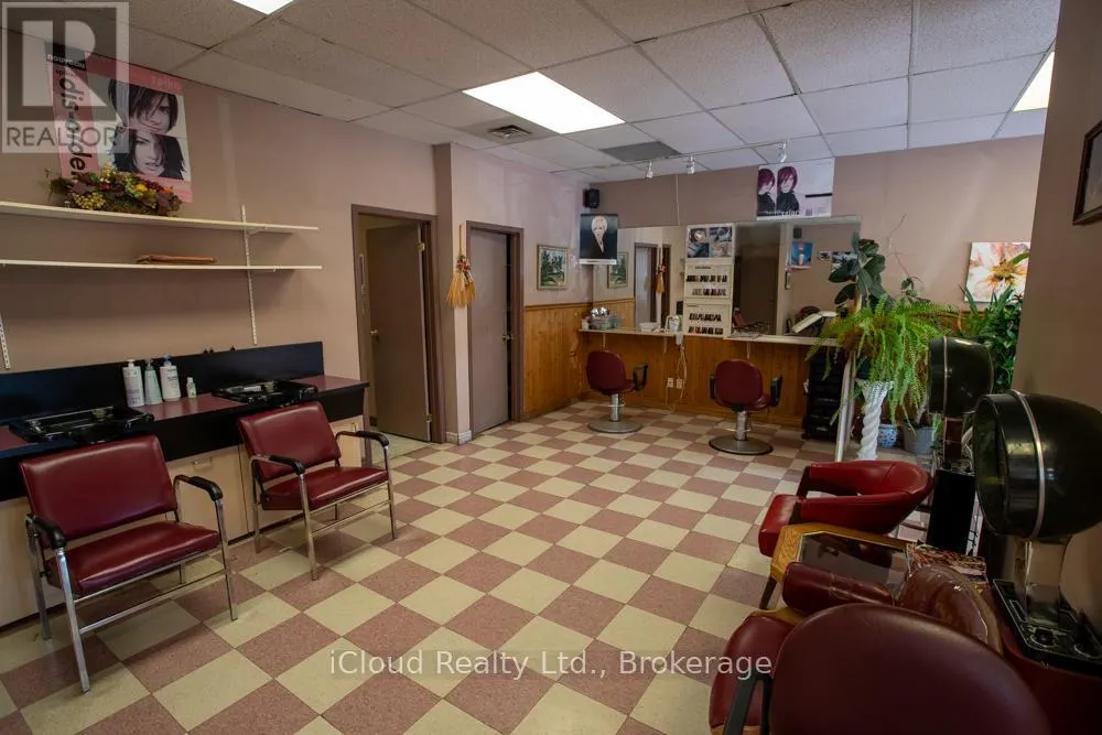 170 BRANTWOOD PARK