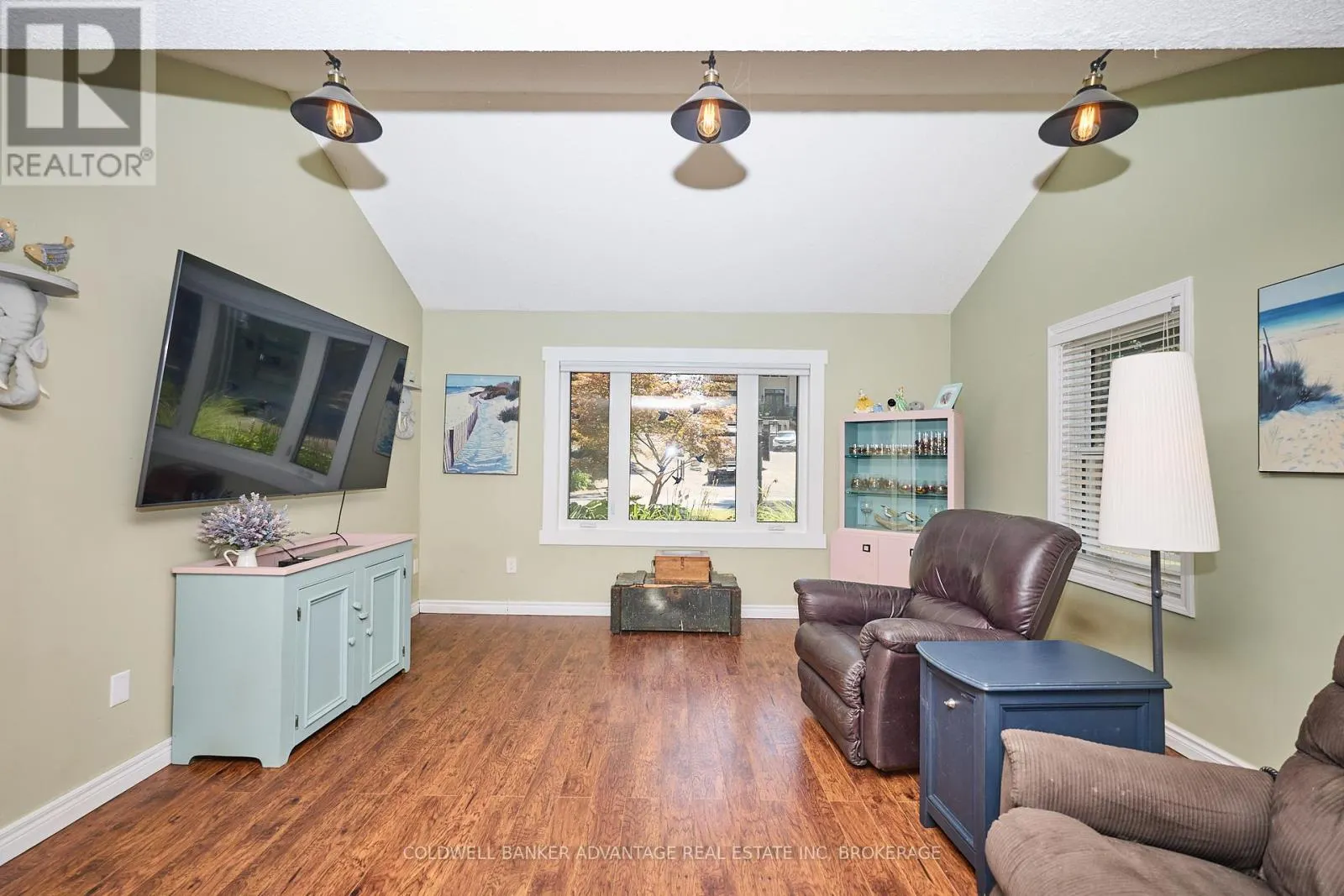 10572 LAKESHORE ROAD