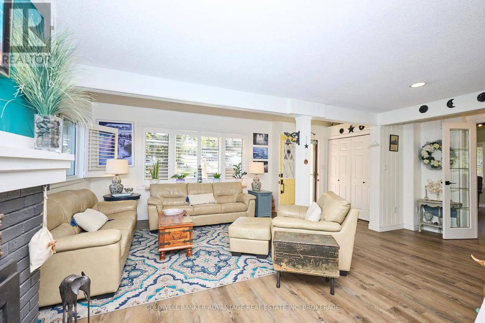 10572 LAKESHORE ROAD
