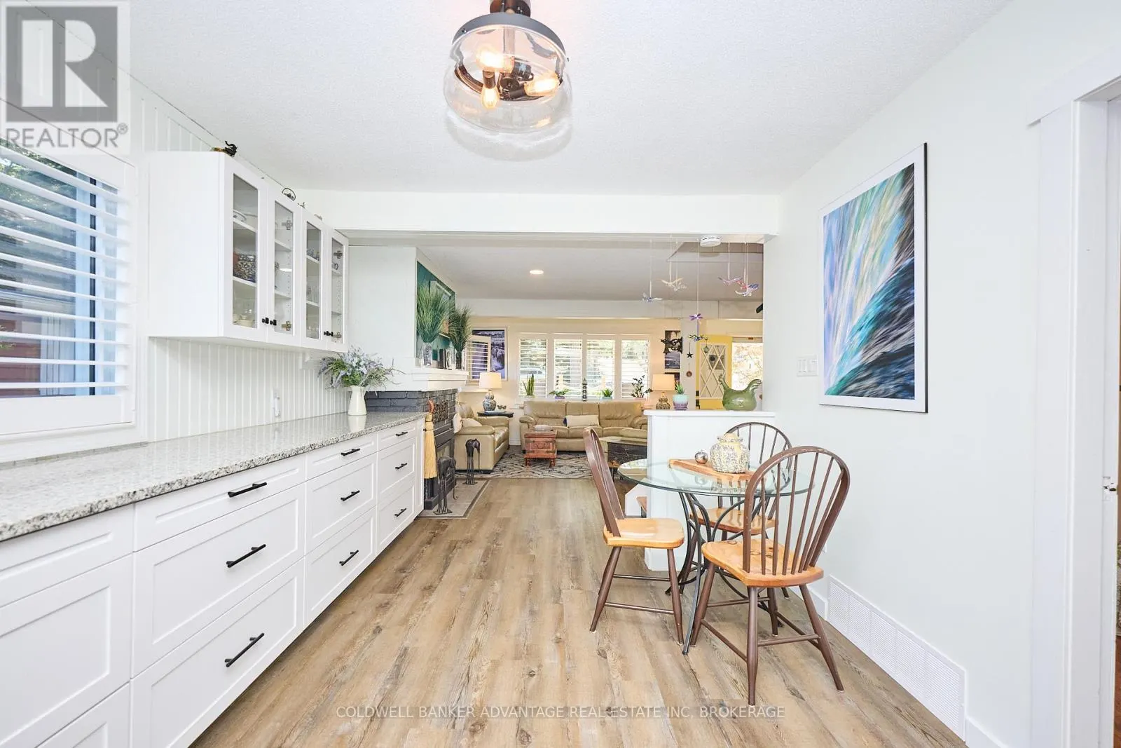 10572 LAKESHORE ROAD