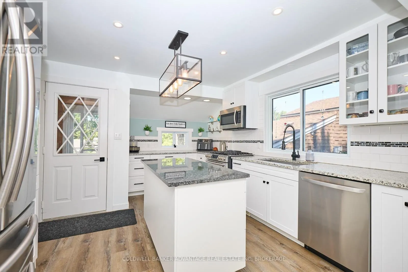 10572 LAKESHORE ROAD