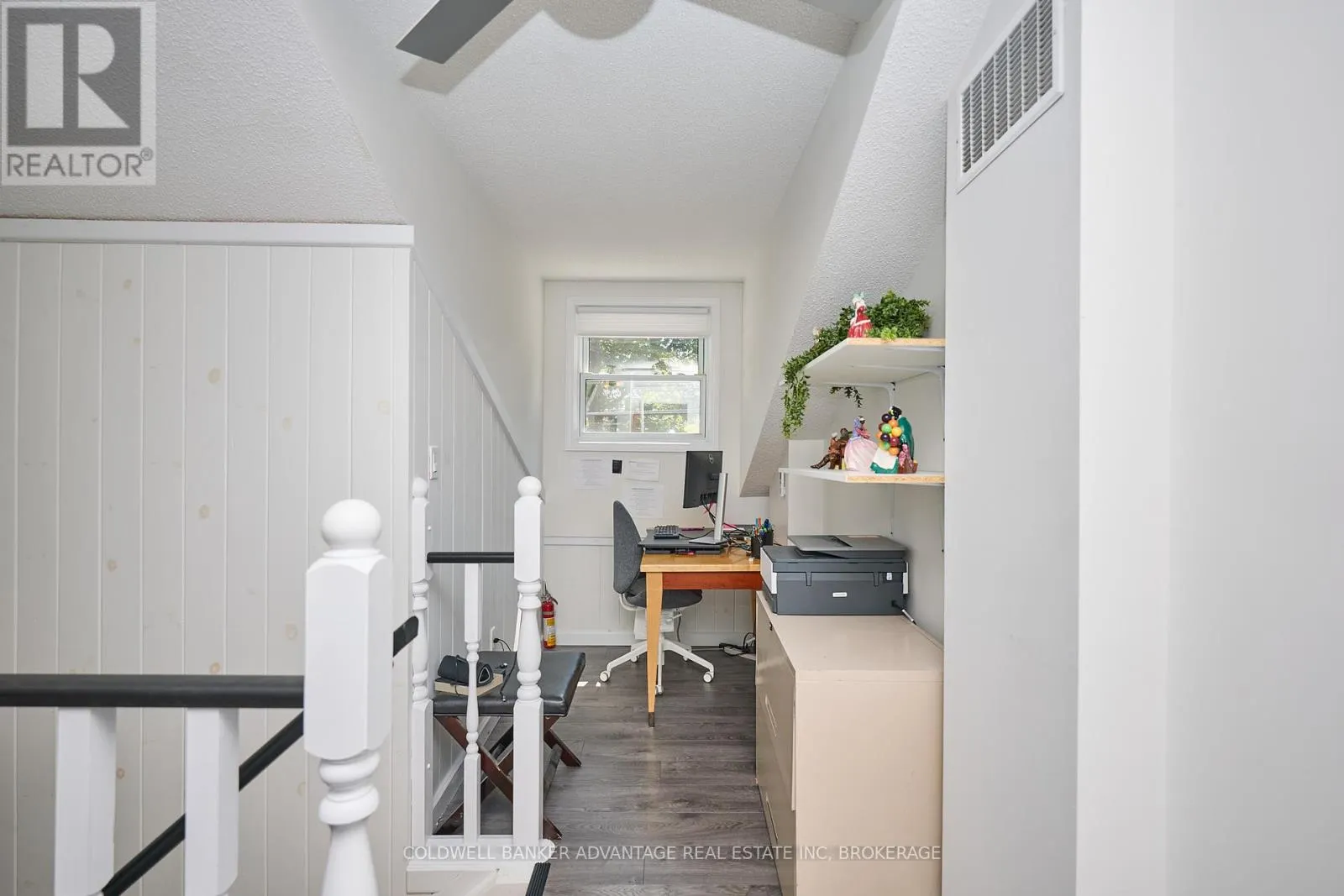 10572 LAKESHORE ROAD